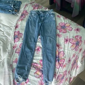 woman’s blue jeans